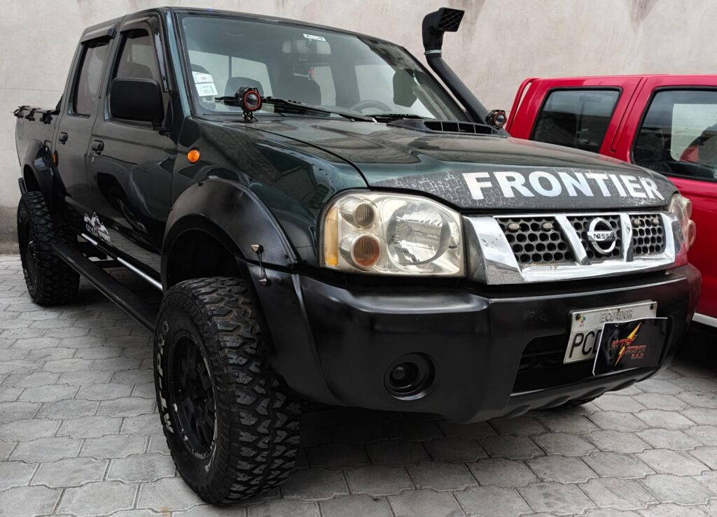 NISSAN FRONTIER DX DOBLE CABINA 4X4 3.0